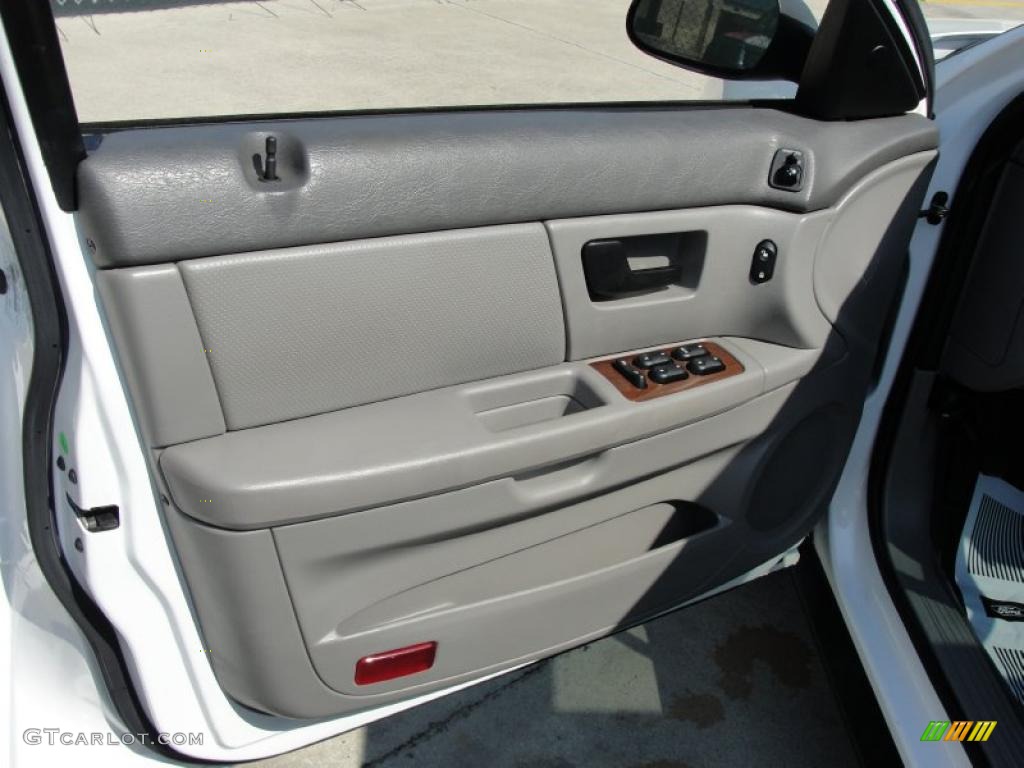 2006 Taurus SEL - Vibrant White / Medium/Dark Flint Grey photo #30