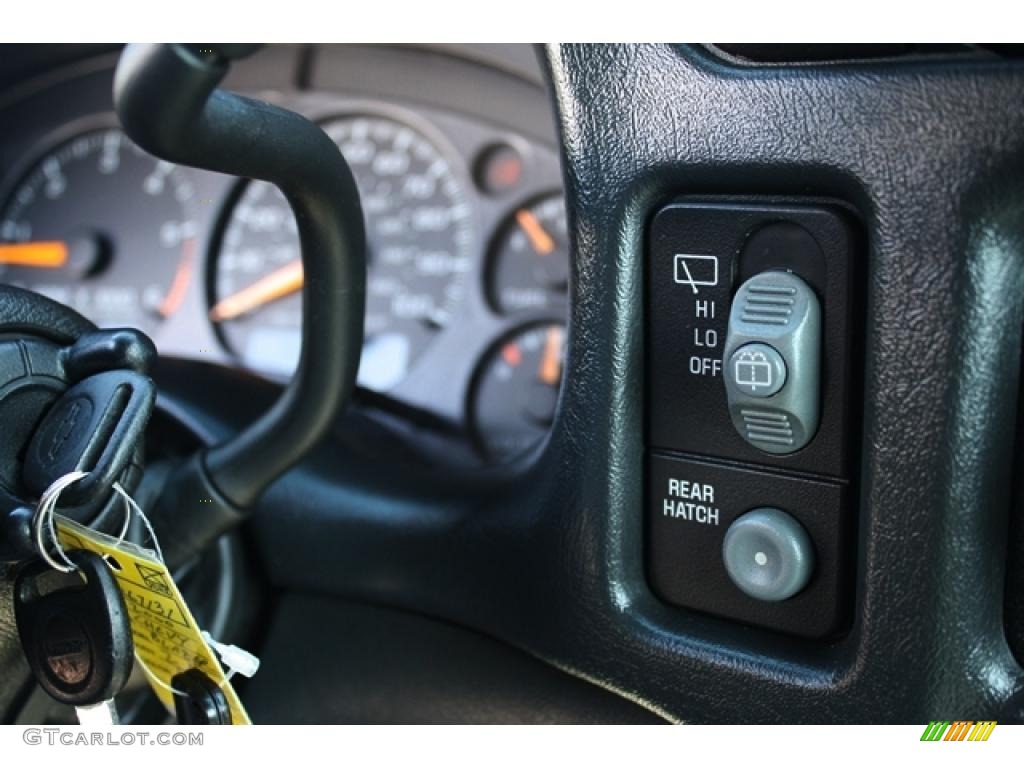 2000 Chevrolet Blazer LS 4x4 Controls Photo #47133420