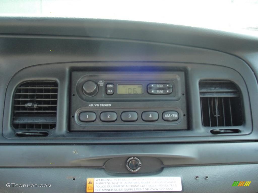 2007 Ford Crown Victoria Police Interceptor Controls Photo #47133723