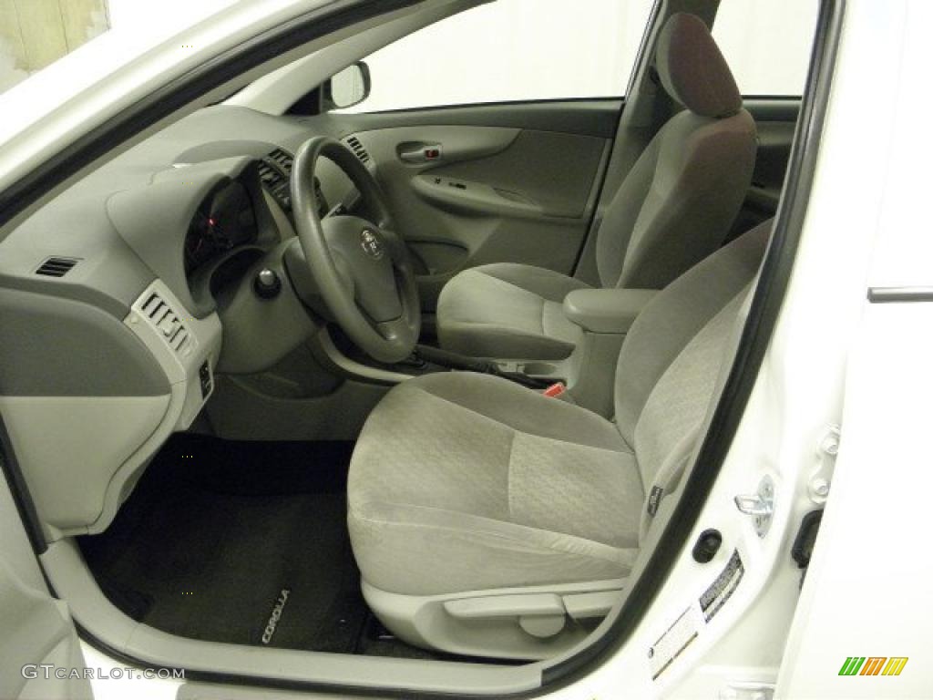 2009 Corolla LE - Super White / Ash photo #8