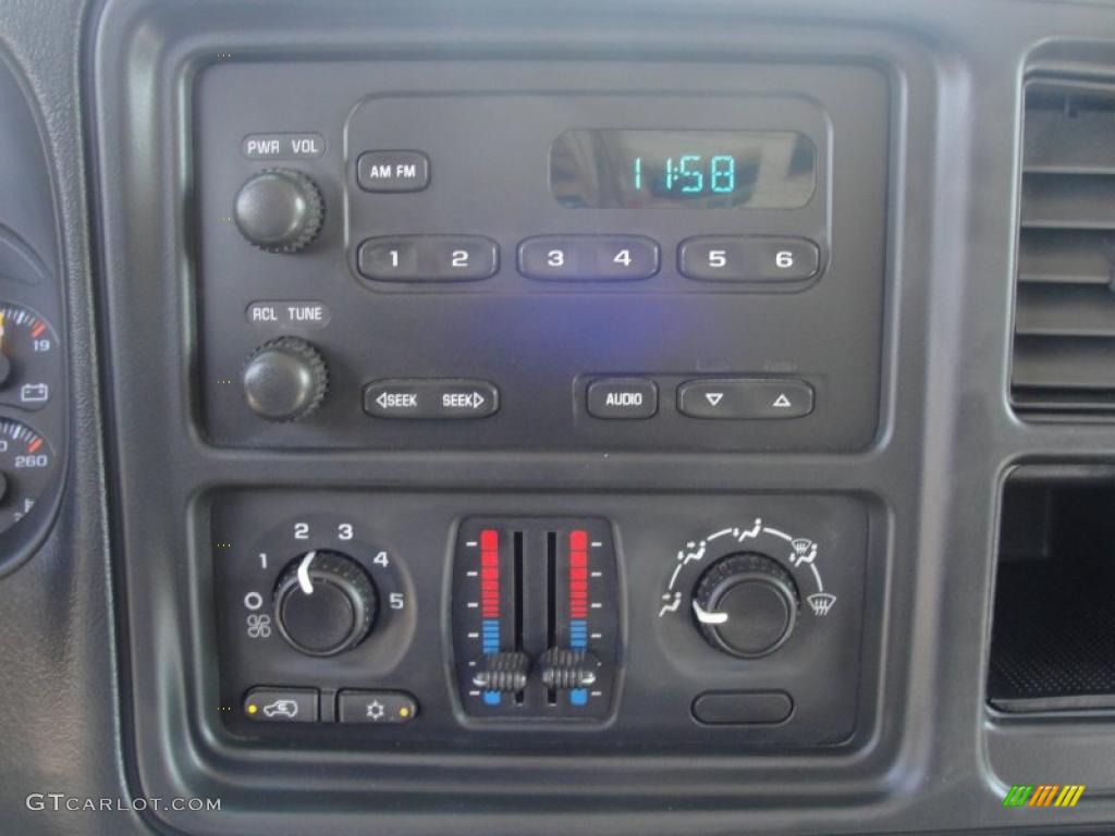 2007 Chevrolet Silverado 1500 Classic Work Truck Regular Cab Controls Photo #47136351