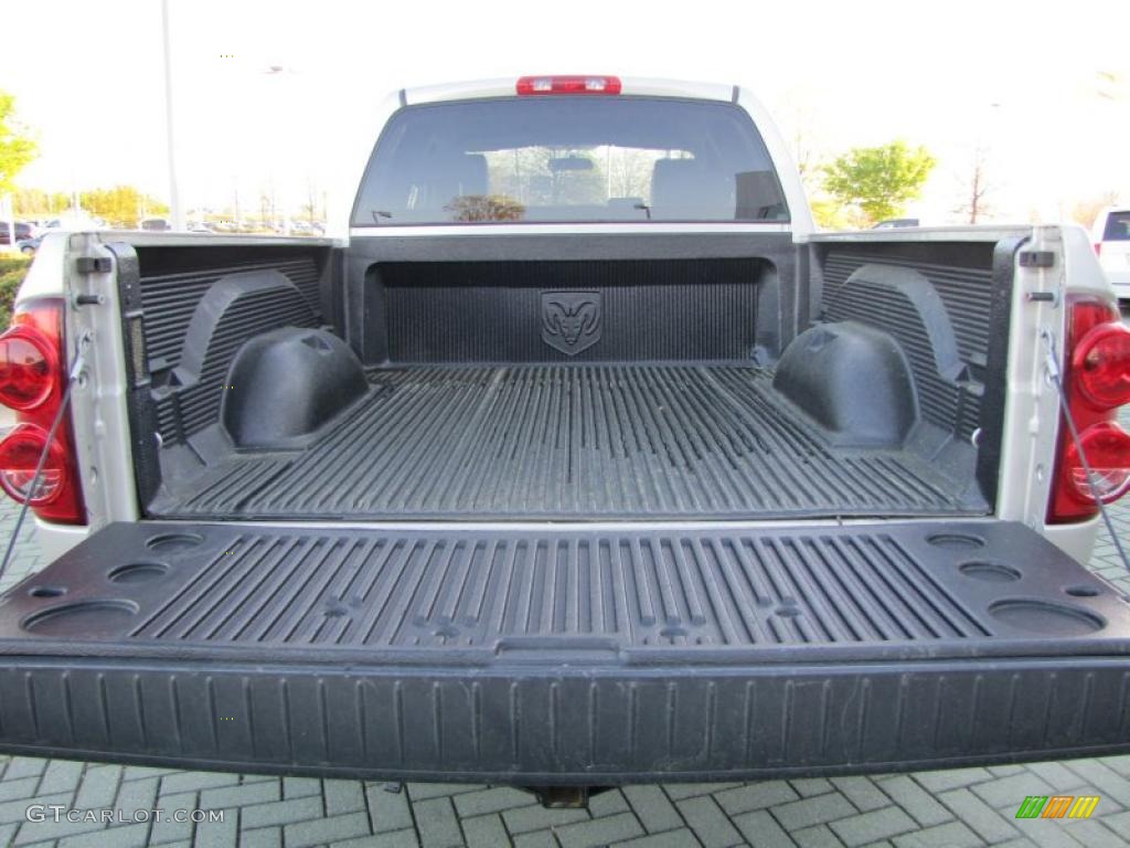 2008 Ram 1500 SXT Quad Cab - Bright Silver Metallic / Khaki photo #17