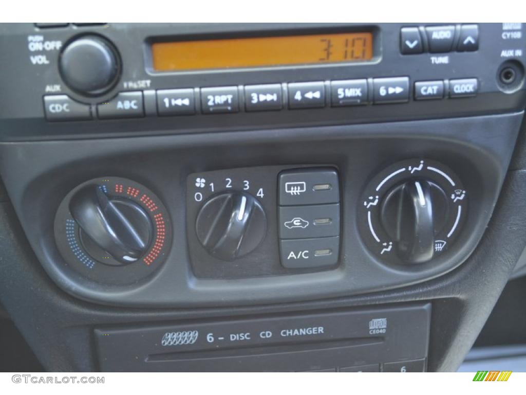 2006 Nissan Sentra 1.8 S Controls Photo #47138250