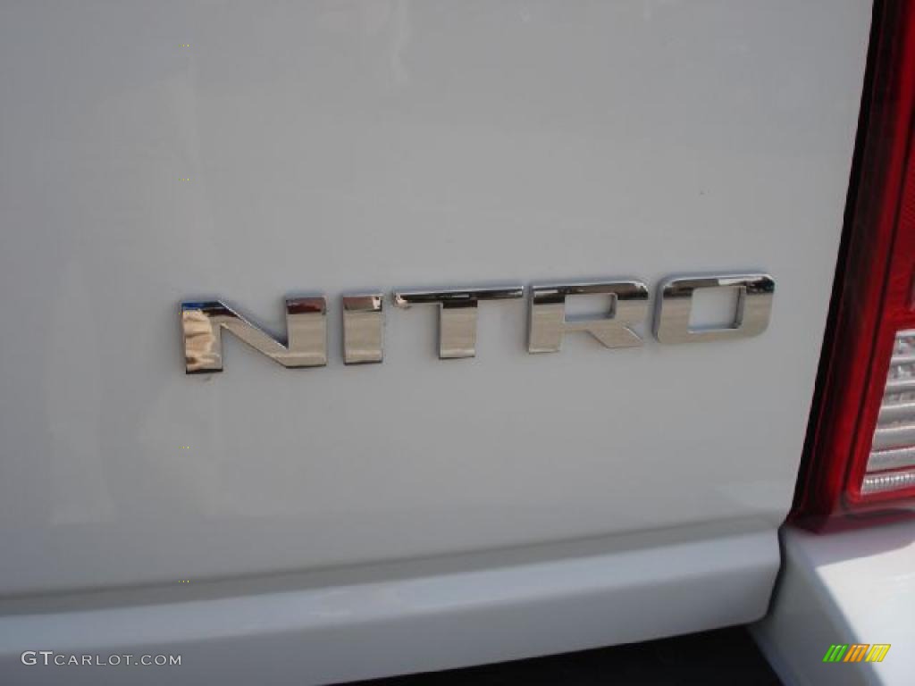 2011 Dodge Nitro Heat 4.0 4x4 Marks and Logos Photo #47141355