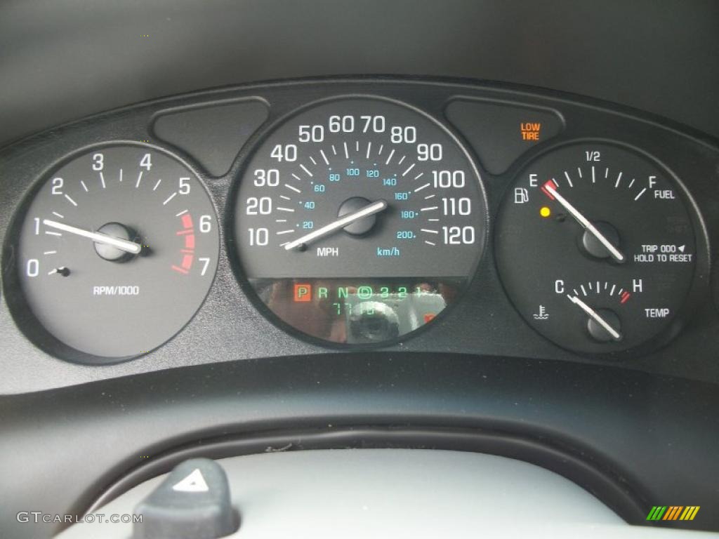 2004 Buick Regal LS Gauges Photo #47141493