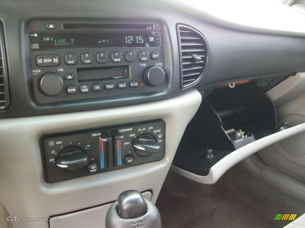 2004 Buick Regal LS Controls Photo #47141517