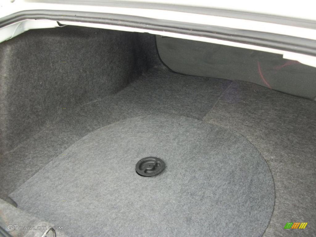 2004 Buick Regal LS Trunk Photo #47141634