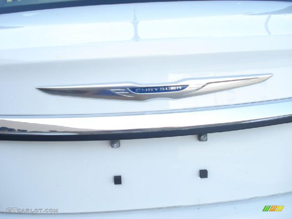 2011 Chrysler 200 Limited Marks and Logos Photo #47141892