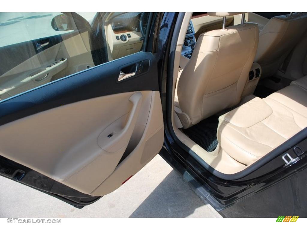 2007 Passat 2.0T Wagon - Deep Black / Pure Beige photo #18