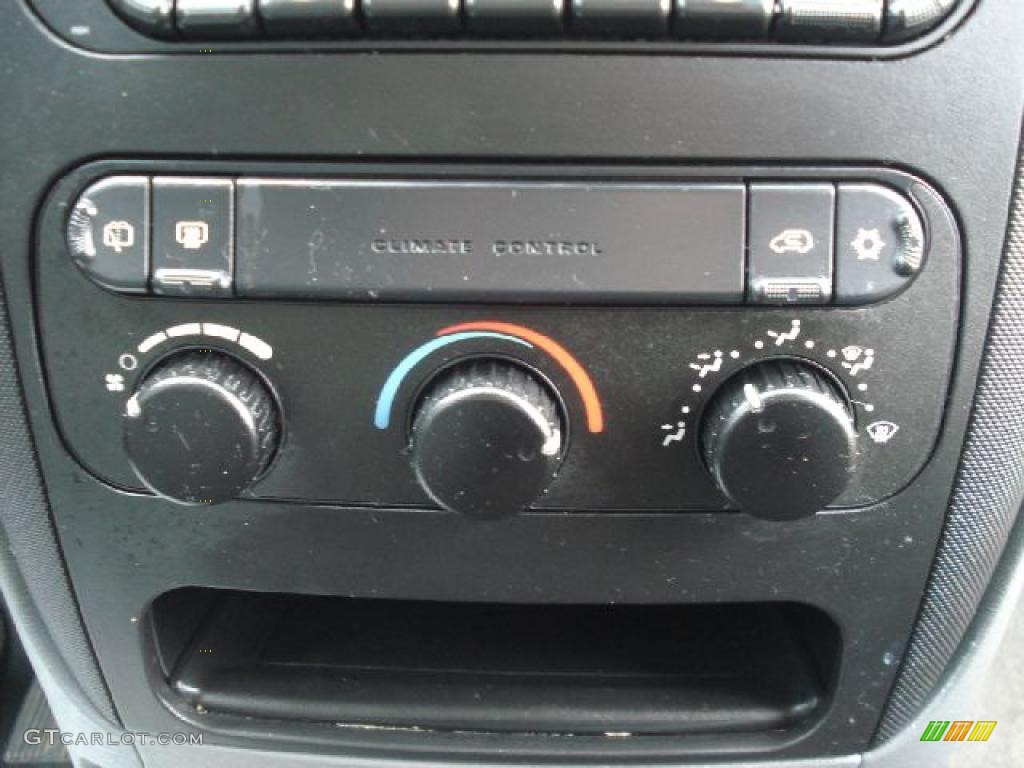 2007 Dodge Caravan SE Controls Photo #47142666