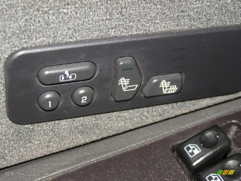 2003 Chevrolet Silverado 1500 SS Extended Cab AWD Controls Photo #47143866
