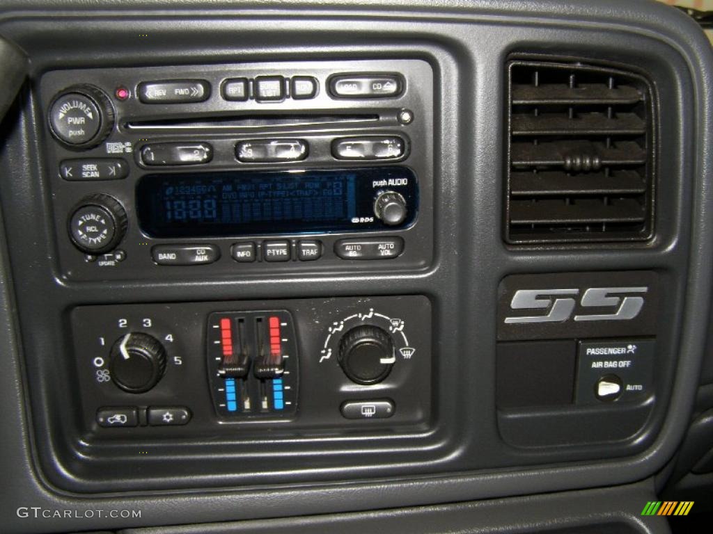 2003 Chevrolet Silverado 1500 SS Extended Cab AWD Controls Photo #47143956