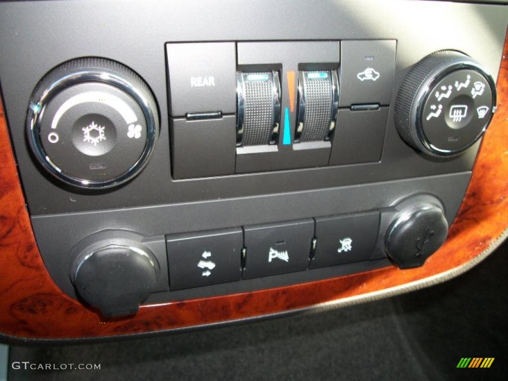 2011 Chevrolet Tahoe LS 4x4 Controls Photo #47144493