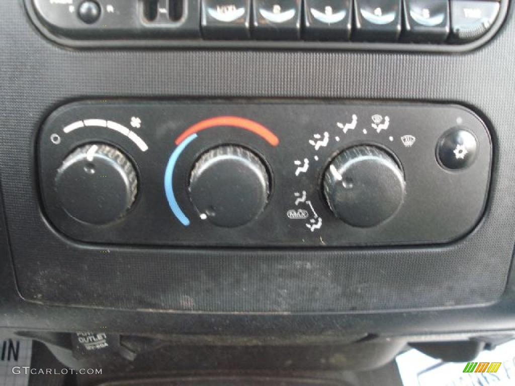 2001 Dodge Dakota SLT Quad Cab 4x4 Controls Photo #47144823