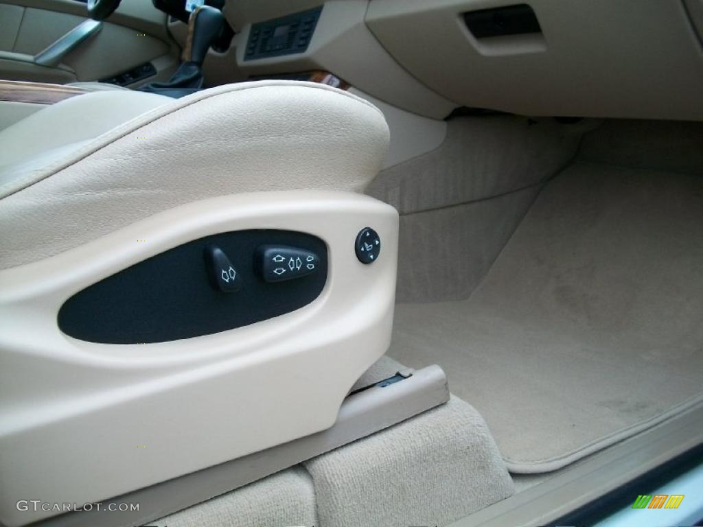 2002 BMW X5 4.4i Controls Photo #47146305