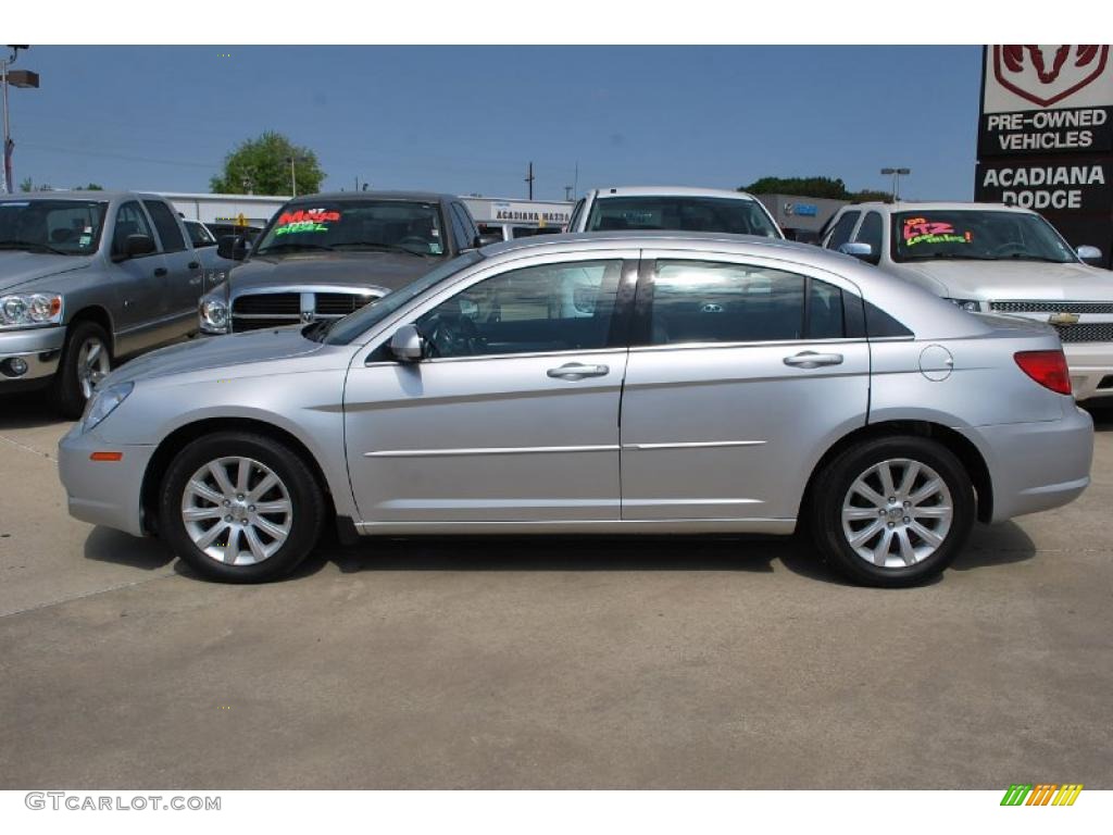 2010 Sebring Limited Sedan - Bright Silver Metallic / Dark Slate Gray photo #2