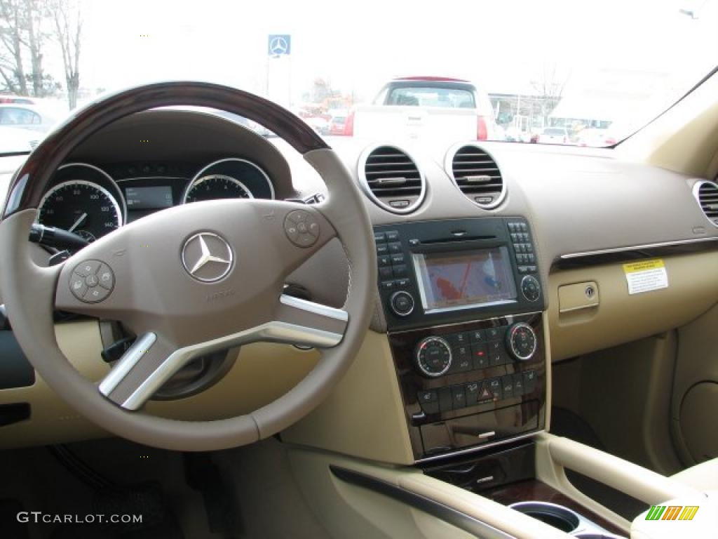 2011 Mercedes-Benz GL 450 4Matic Cashmere Steering Wheel Photo #47146536