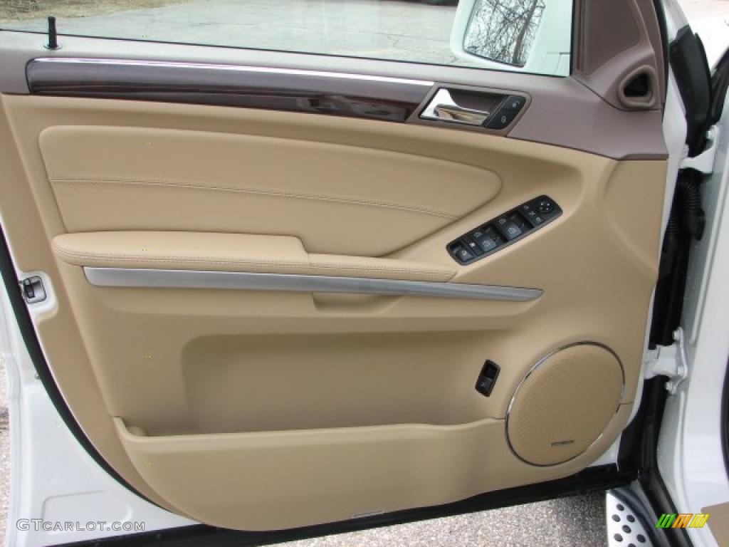 2011 Mercedes-Benz GL 450 4Matic Cashmere Door Panel Photo #47146545