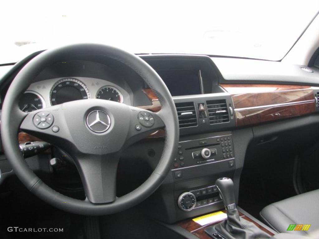 2011 Mercedes-Benz GLK 350 4Matic Black Steering Wheel Photo #47147190