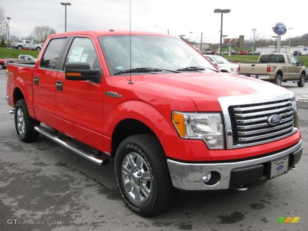 2011 F150 XLT SuperCrew 4x4 - Race Red / Steel Gray photo #4