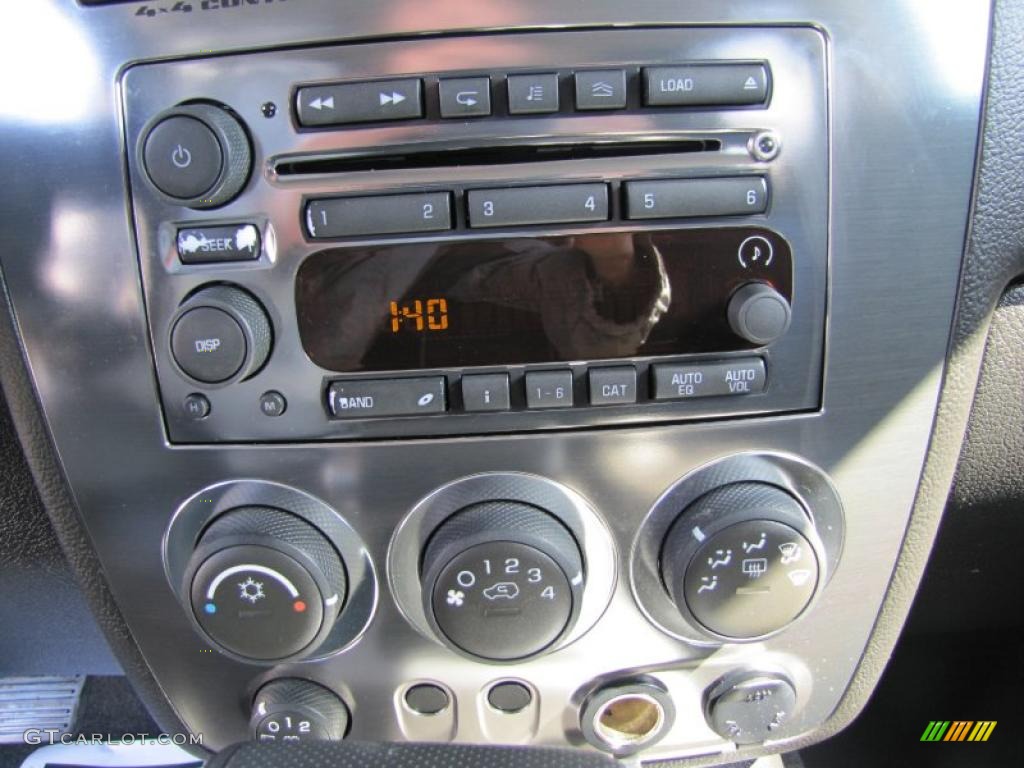 2006 Hummer H3 Standard H3 Model Controls Photo #47150739