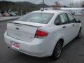 White Suede - Focus SE Sedan Photo No. 6