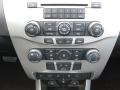 White Suede - Focus SE Sedan Photo No. 26