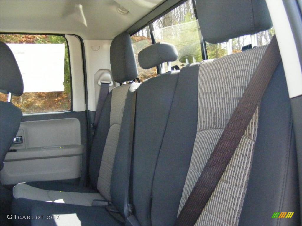 2011 Ram 1500 Big Horn Quad Cab 4x4 - Brilliant Black Crystal Pearl / Dark Slate Gray/Medium Graystone photo #7