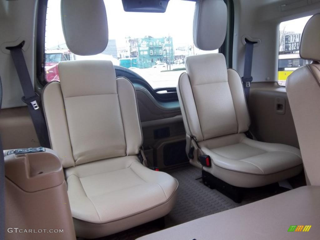 Bahama Beige Interior 2002 Land Rover Discovery II SE7 Photo #47153880