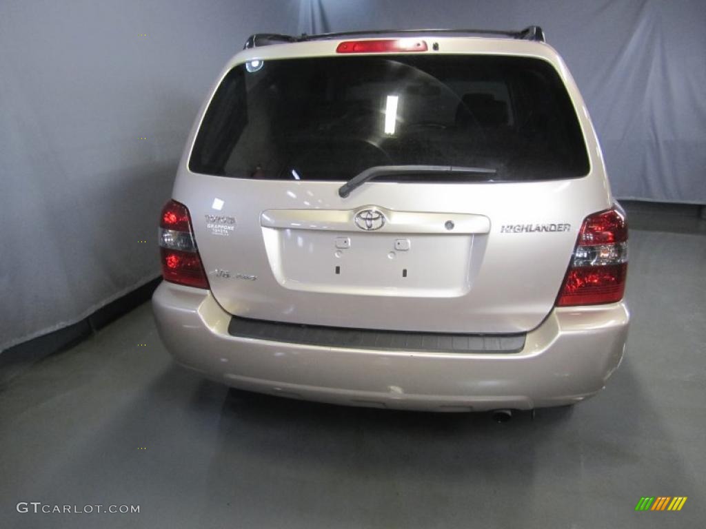 2006 Highlander V6 4WD - Sonora Gold Metallic / Ivory Beige photo #12