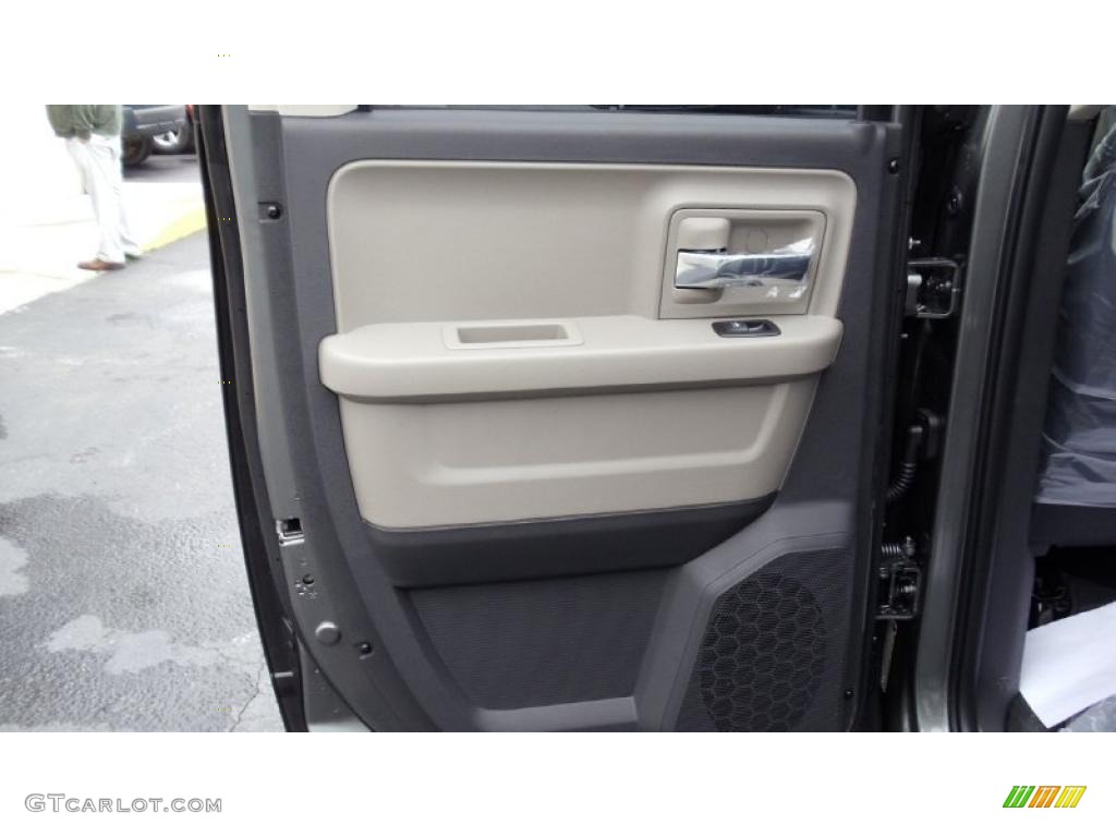 2011 Ram 1500 Big Horn Quad Cab 4x4 - Mineral Gray Metallic / Dark Slate Gray/Medium Graystone photo #13