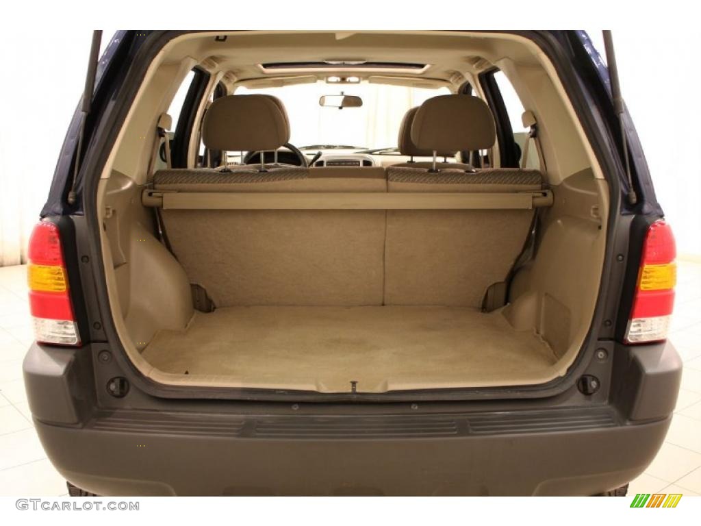 2004 Ford Escape XLT V6 4WD Trunk Photo #47155866