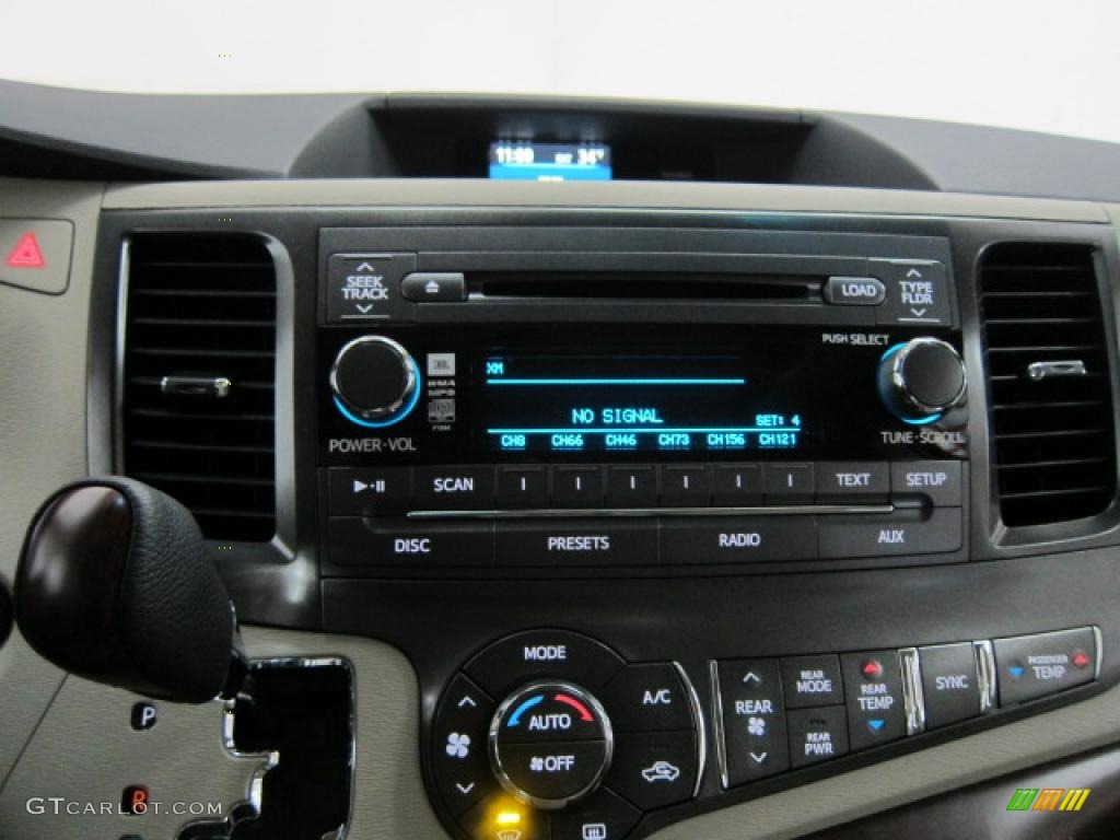 2011 Sienna XLE - Super White / Bisque photo #3