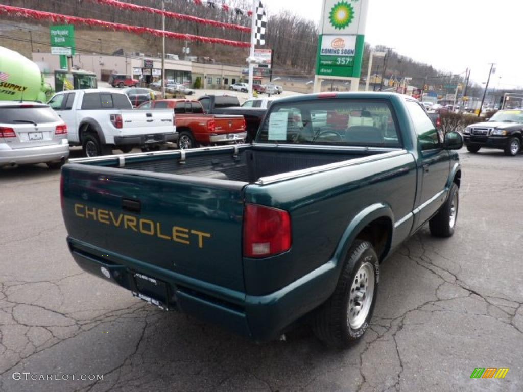 1996 S10 LS Regular Cab - Emerald Green Metallic / Graphite photo #5