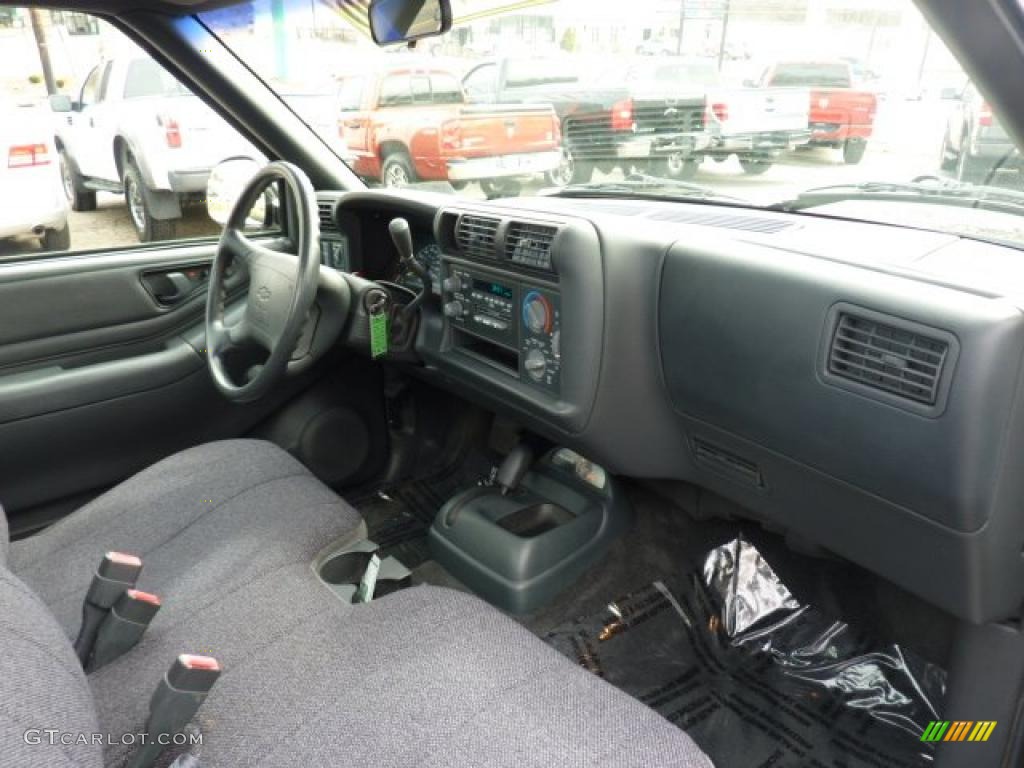 1996 Chevrolet S10 LS Regular Cab Graphite Dashboard Photo #47159334
