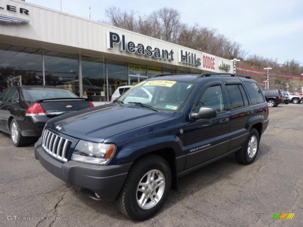 2004 Grand Cherokee Laredo 4x4 - Midnight Blue Pearl / Dark Slate Gray photo #1