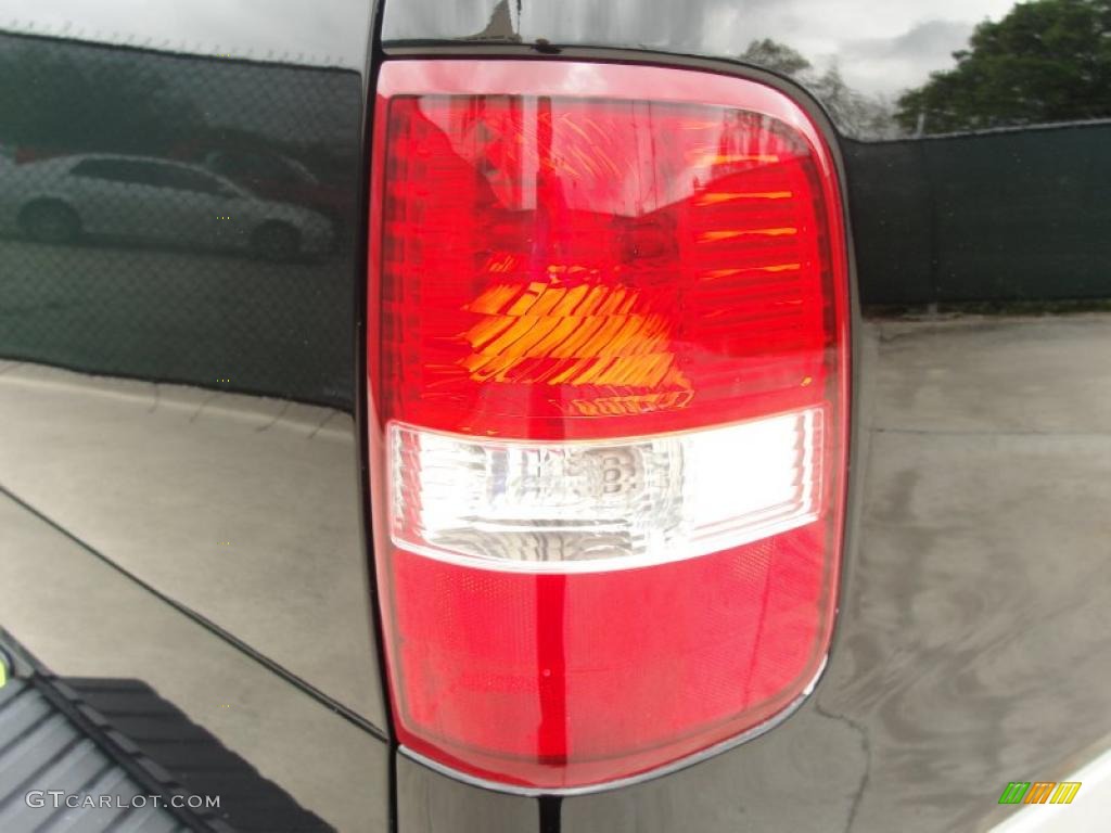 2005 F150 XLT SuperCrew - Black / Medium Flint Grey photo #20