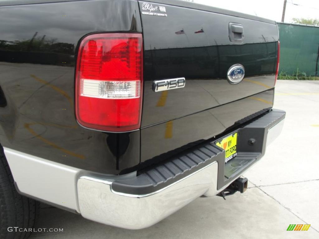 2005 F150 XLT SuperCrew - Black / Medium Flint Grey photo #22