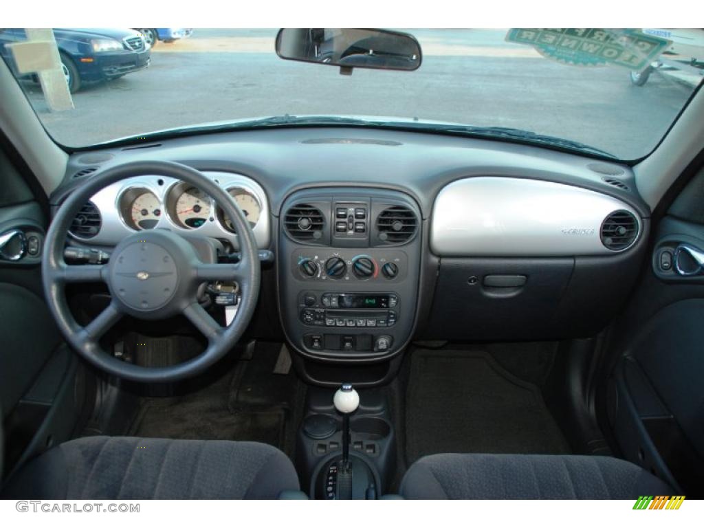 2004 Chrysler PT Cruiser Touring Dashboard Photos