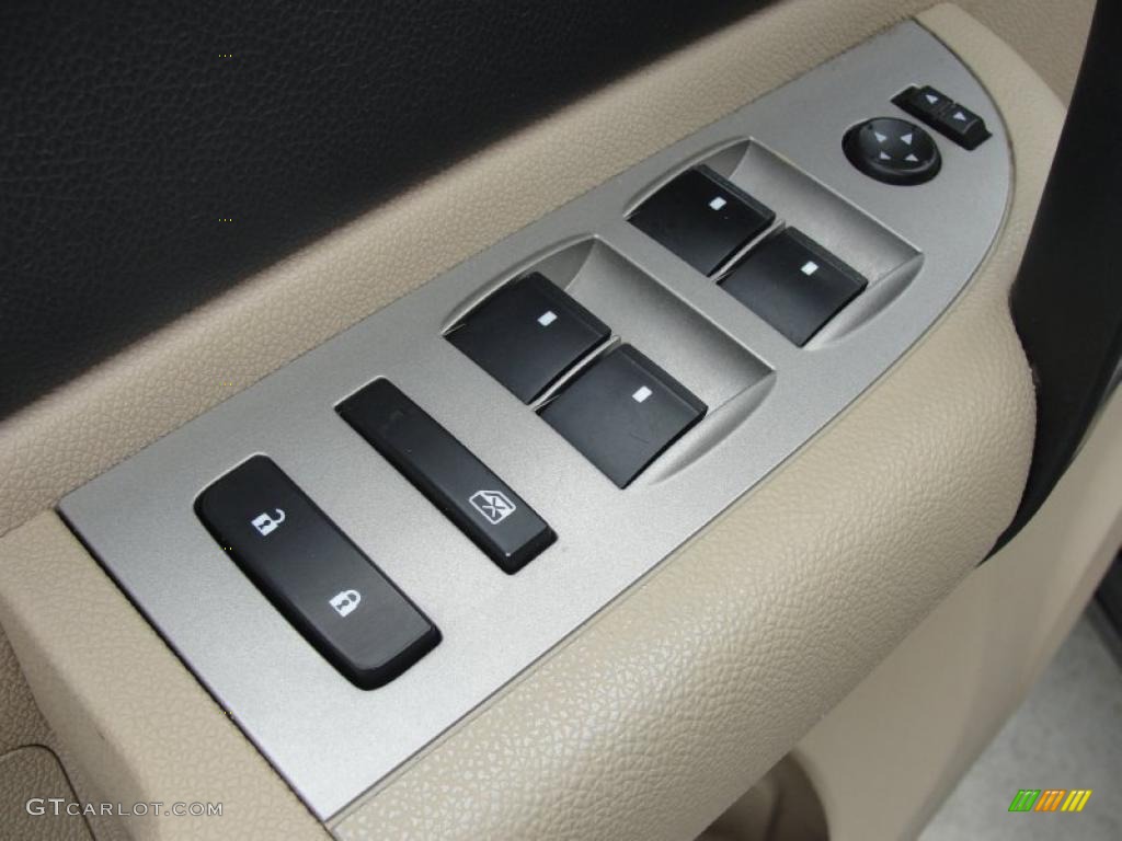 2007 Chevrolet Silverado 1500 LT Crew Cab Controls Photo #47161740