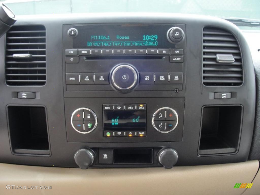 2007 Chevrolet Silverado 1500 LT Crew Cab Controls Photo #47161779