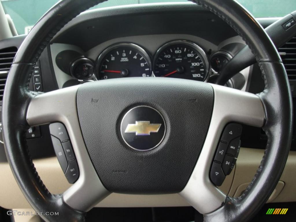 2007 Chevrolet Silverado 1500 LT Crew Cab Light Cashmere/Ebony Black Steering Wheel Photo #47161800