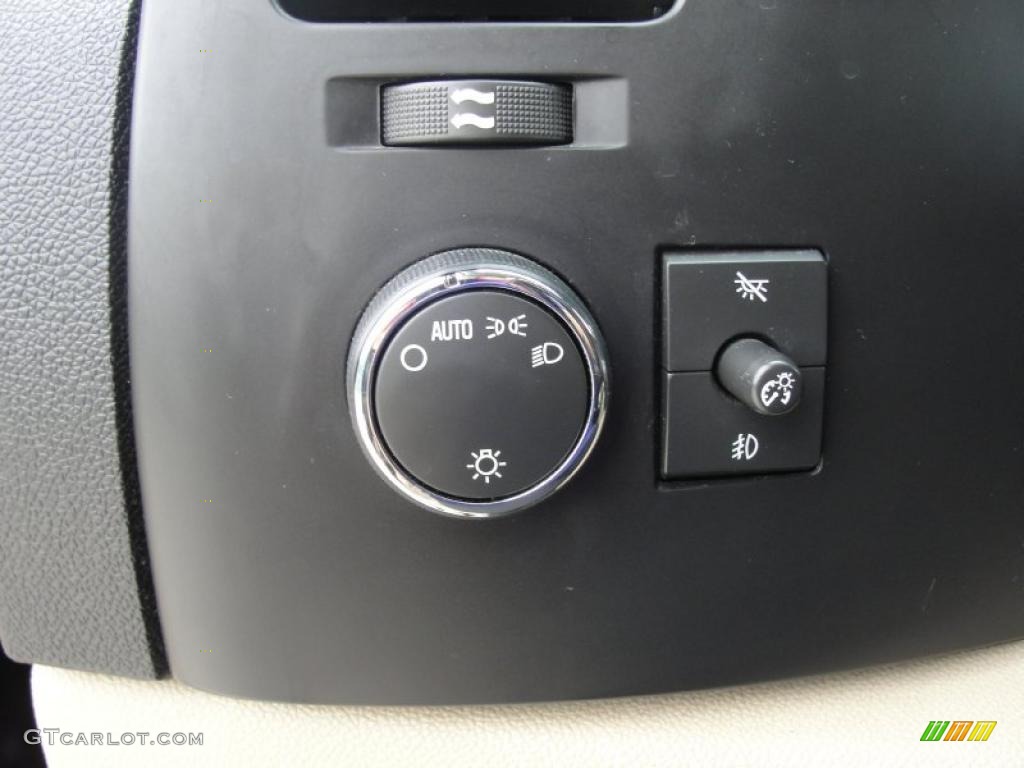 2007 Chevrolet Silverado 1500 LT Crew Cab Controls Photo #47161824