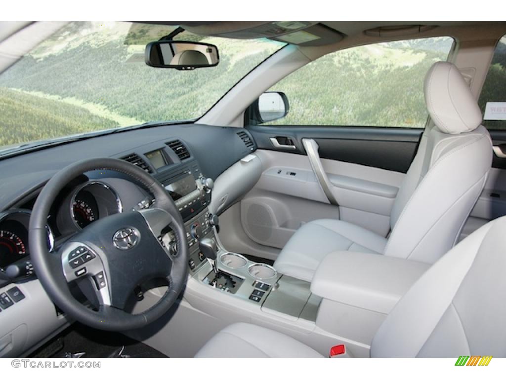 Ash Interior 2011 Toyota Highlander SE 4WD Photo #47162379