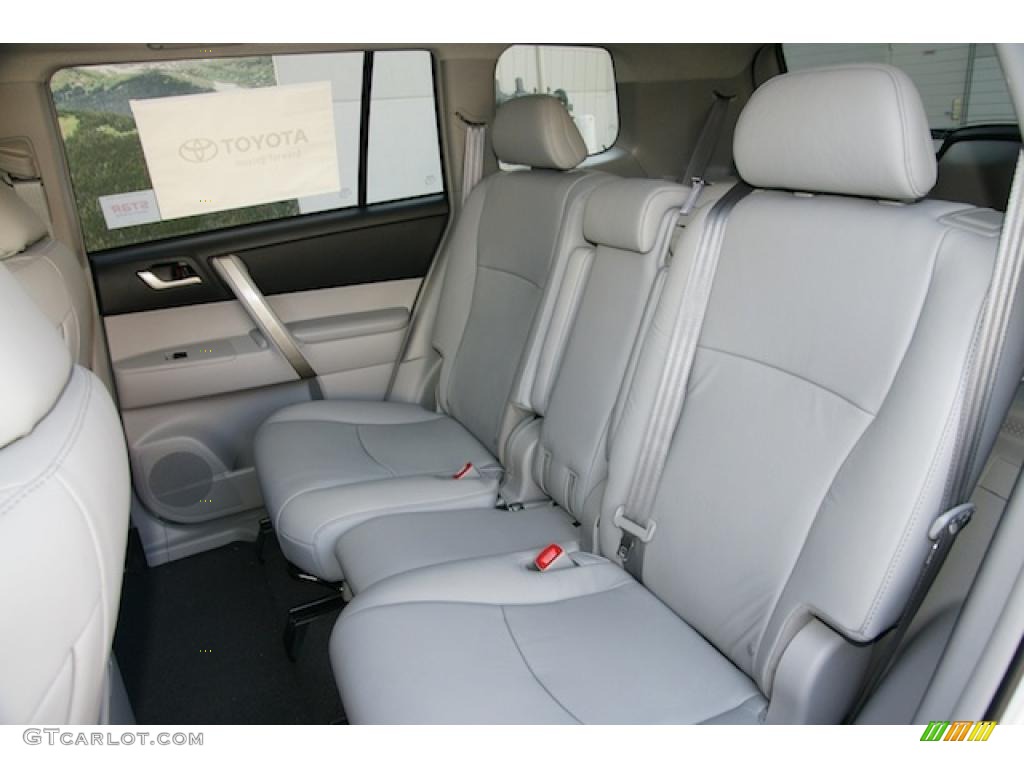 Ash Interior 2011 Toyota Highlander SE 4WD Photo #47162399