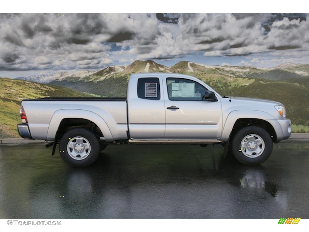 2011 Tacoma V6 SR5 Access Cab 4x4 - Silver Streak Mica / Graphite Gray photo #2