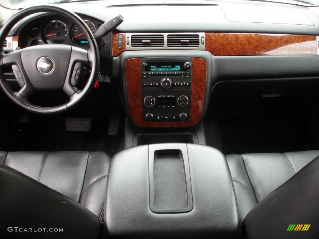 2008 Chevrolet Suburban 1500 LT Ebony Dashboard Photo #47165628