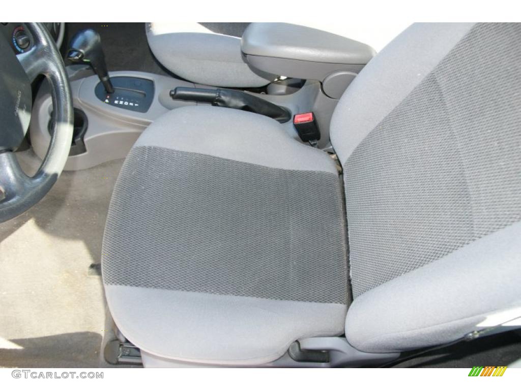 Medium Parchment Interior 2004 Ford Focus SE Sedan Photo #47165769