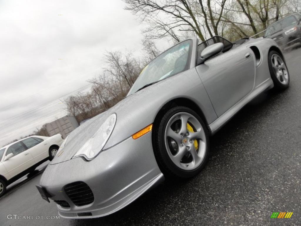 GT Silver Metallic Porsche 911