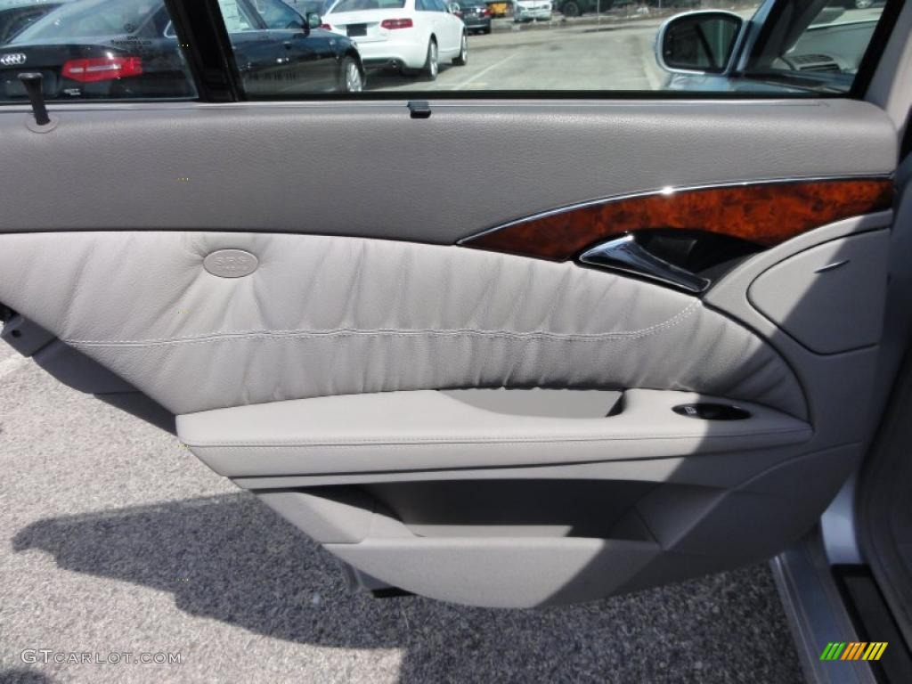 2006 Mercedes-Benz E 500 4Matic Wagon Door Panel Photos